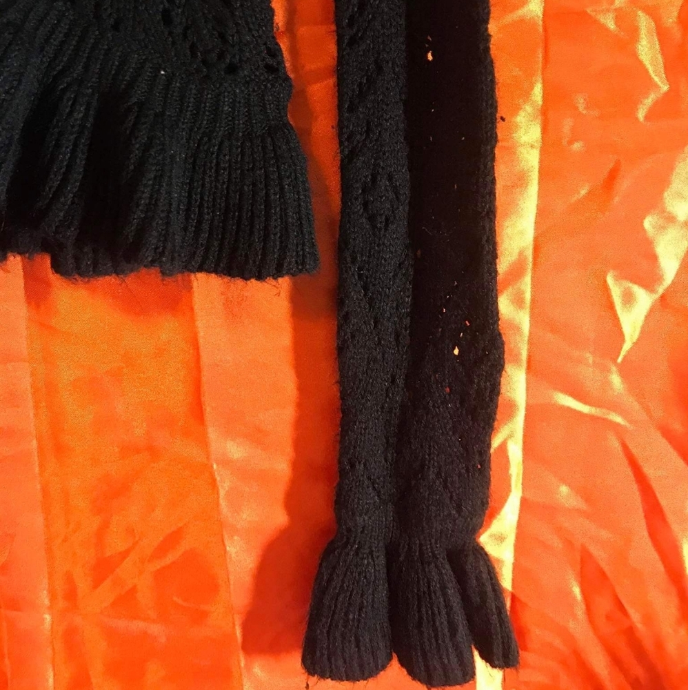 🖤Vintage Knitted Frilly Ruffle Sweater🖤 - Picture 2 of 9